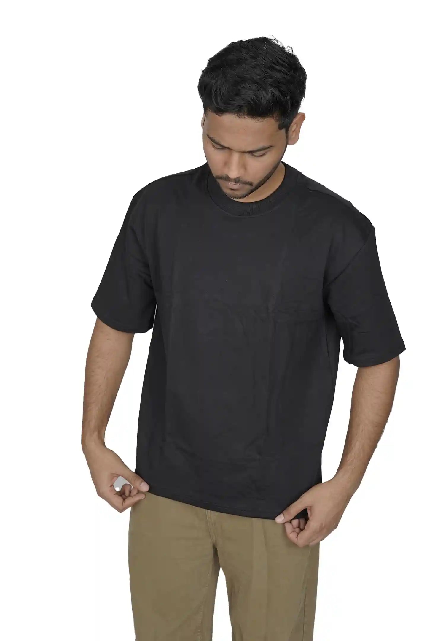 Kapda Kulture black plain oversized t shirt for men India model wear