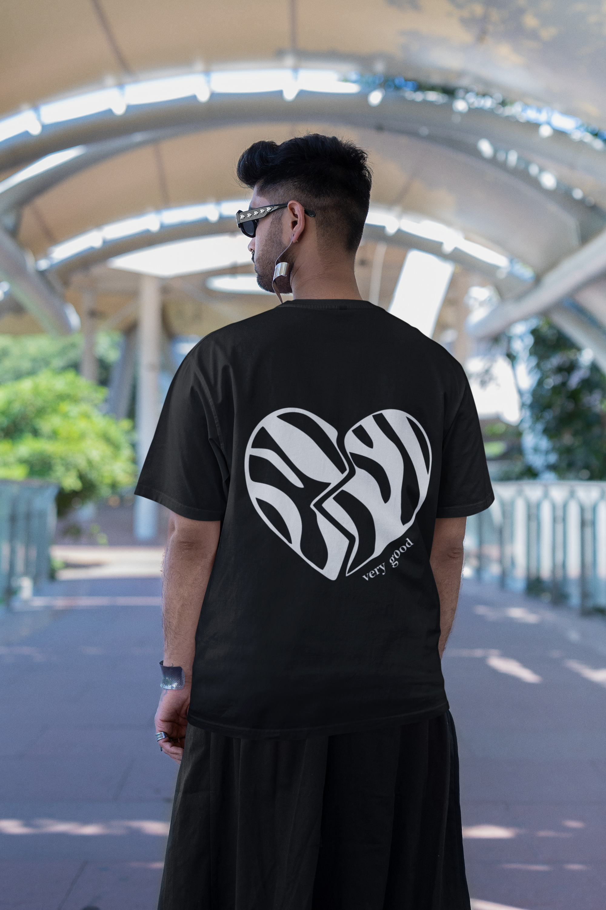 Back Full View Wild Break Men Black Oversized T-Shirt - Kapda Kulture